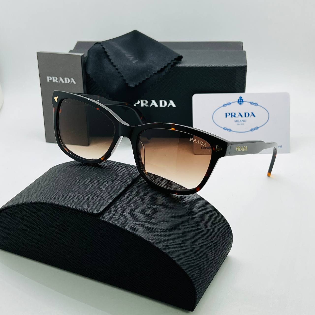 عینک آفتابی prada