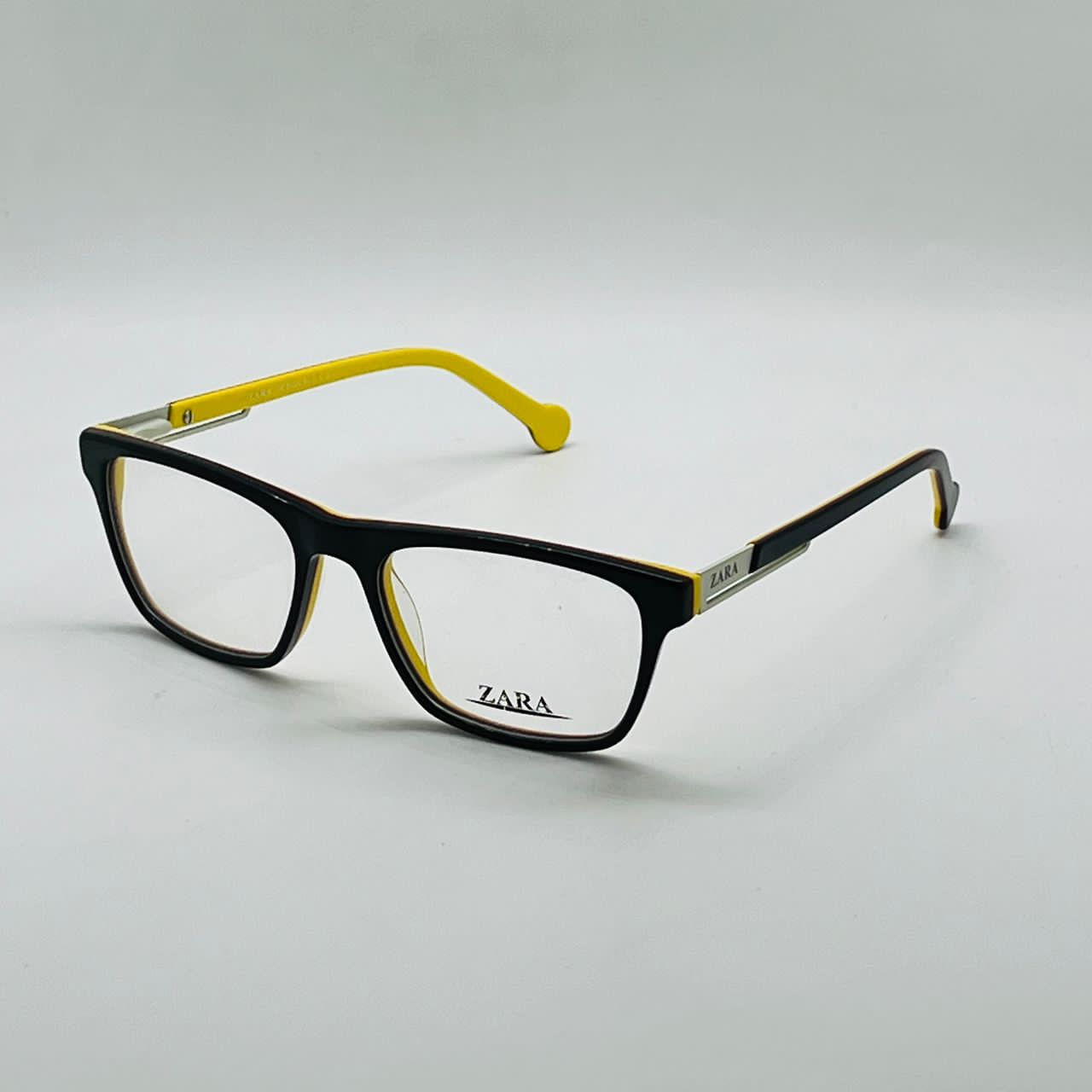 فریم طبی بچه گانه کد Kb0210053