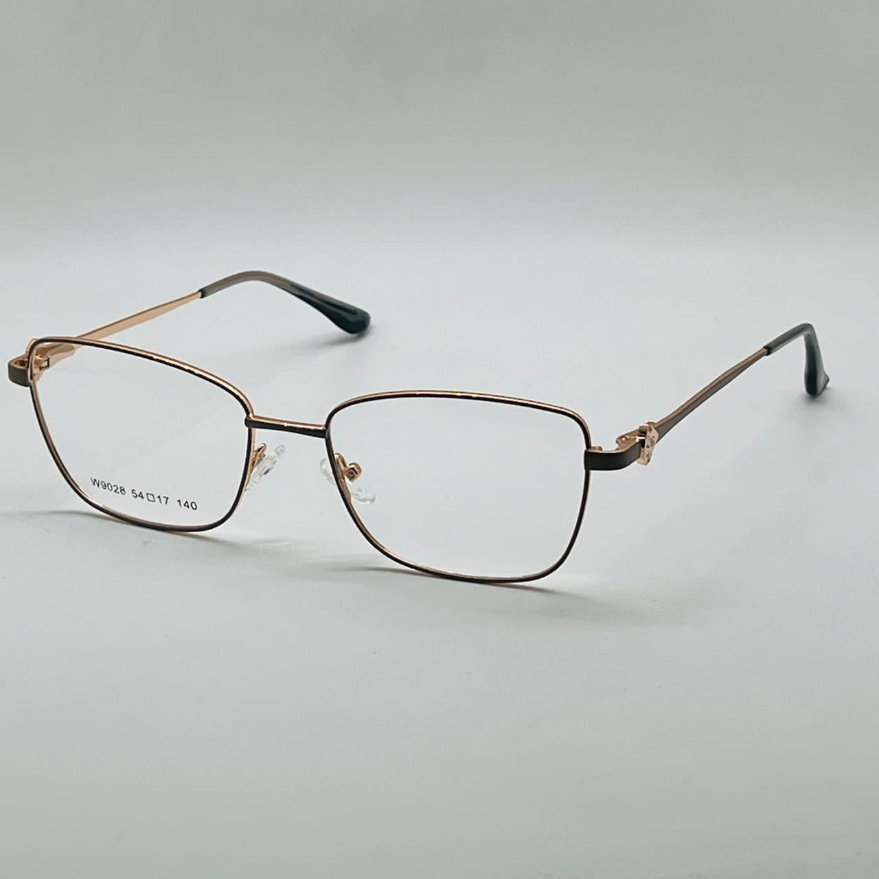 فریم طبی فتوکرومیک